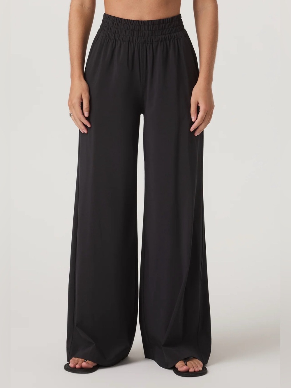 Vuori Wide Leg Pull-On Pants in Black